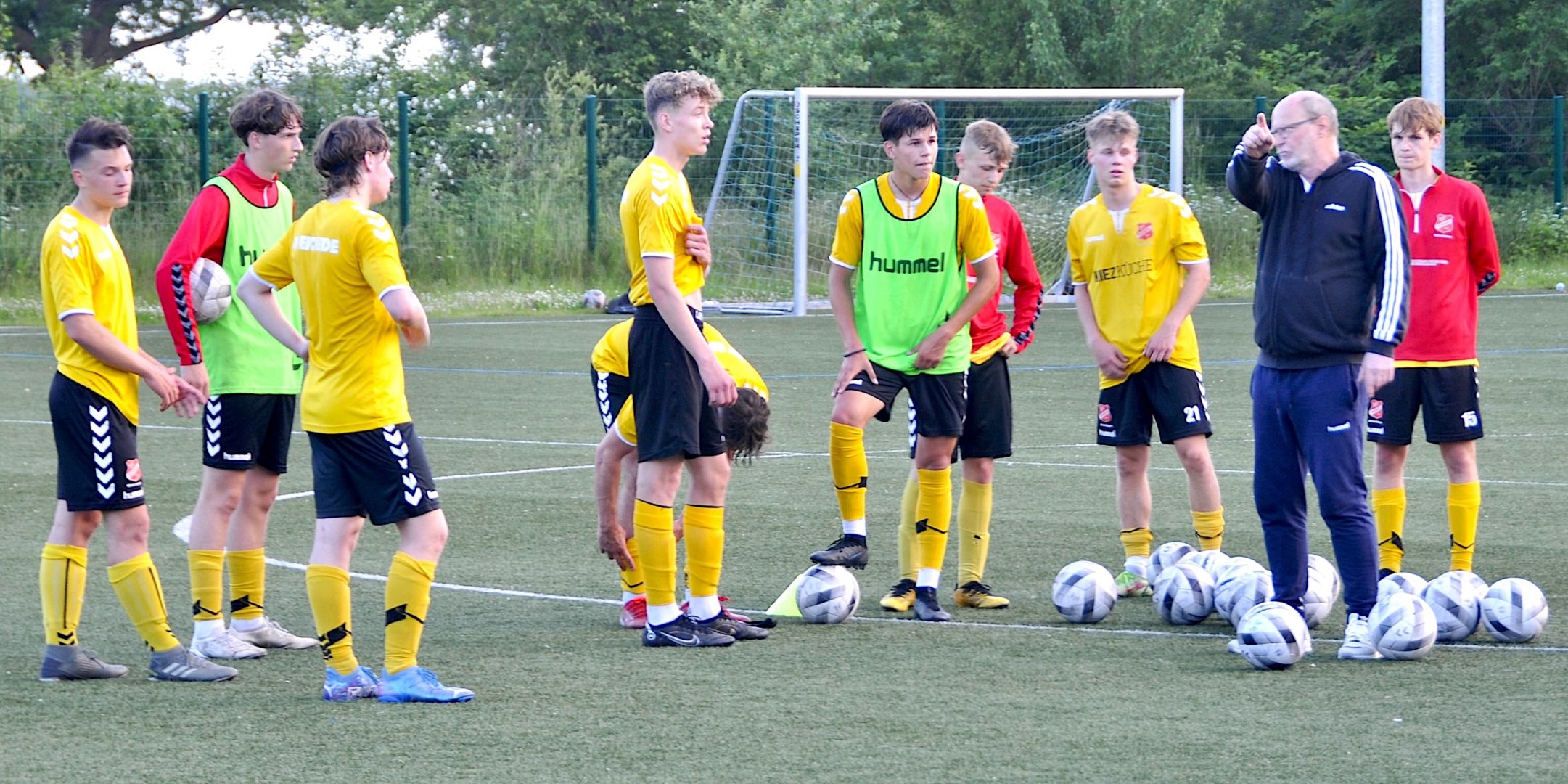 Neue Spieler, bewährtes Trainerteam: U19 des SV Eichede startet in die Vorbereitung
